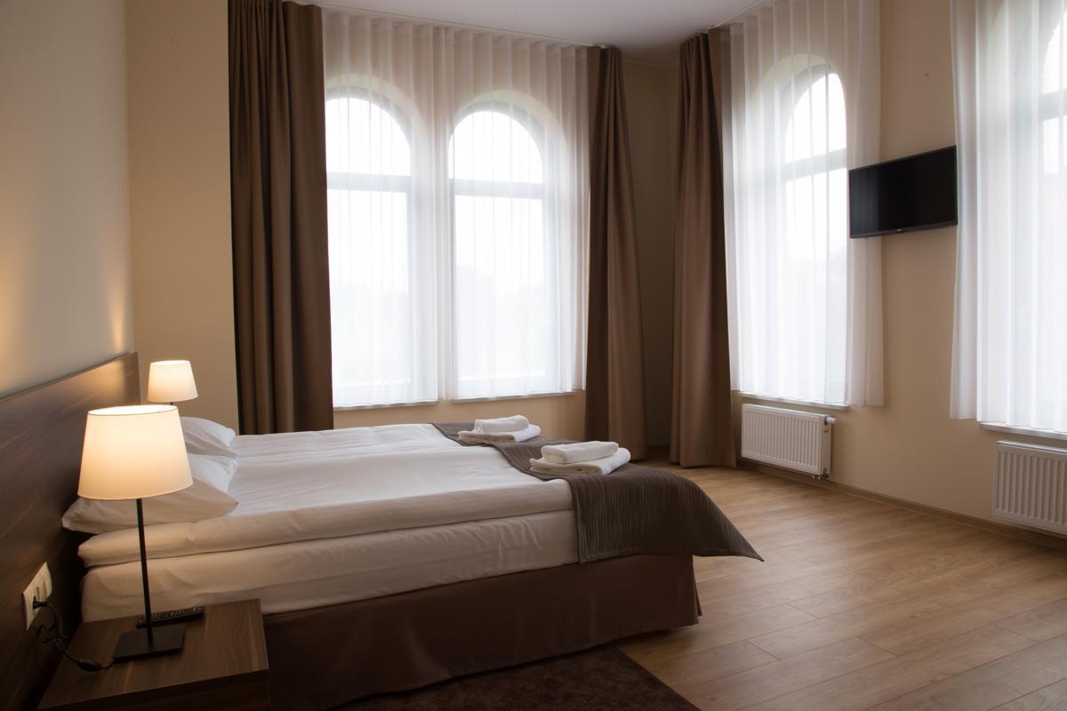 Glas-Hotel 4* Zary  Ngoại thất bức ảnh